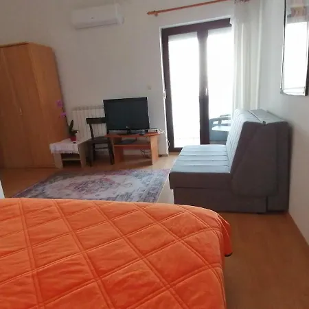 Jelena For 3 Persons, 300m From Novi Vinodolski
