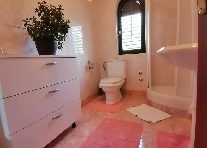 Jelena For 3 Persons, 300m From Appartamento *